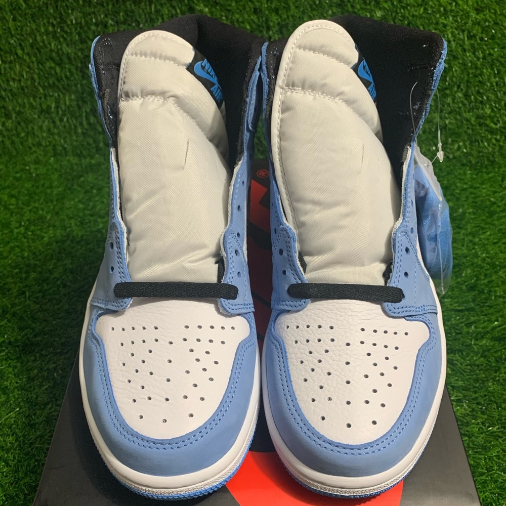 2021 Air Jordan 1 Retro High OG “University Blue” - Picture 2 of 14